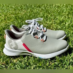 Footjoy women’s golf shoe size 9. Brand new